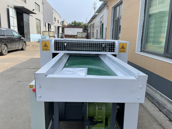 我厂生产hy-1000型海绵切?；?/>
						</div>
						<div   id=